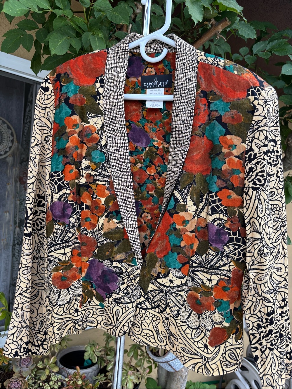 Vintage 80’s Mixed Pattern Artsy Floral Black Coral White Blazer Size 8